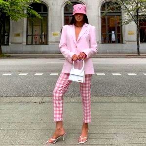 New with tags! On Trend Zara Pink GINGHAM pants Size medium